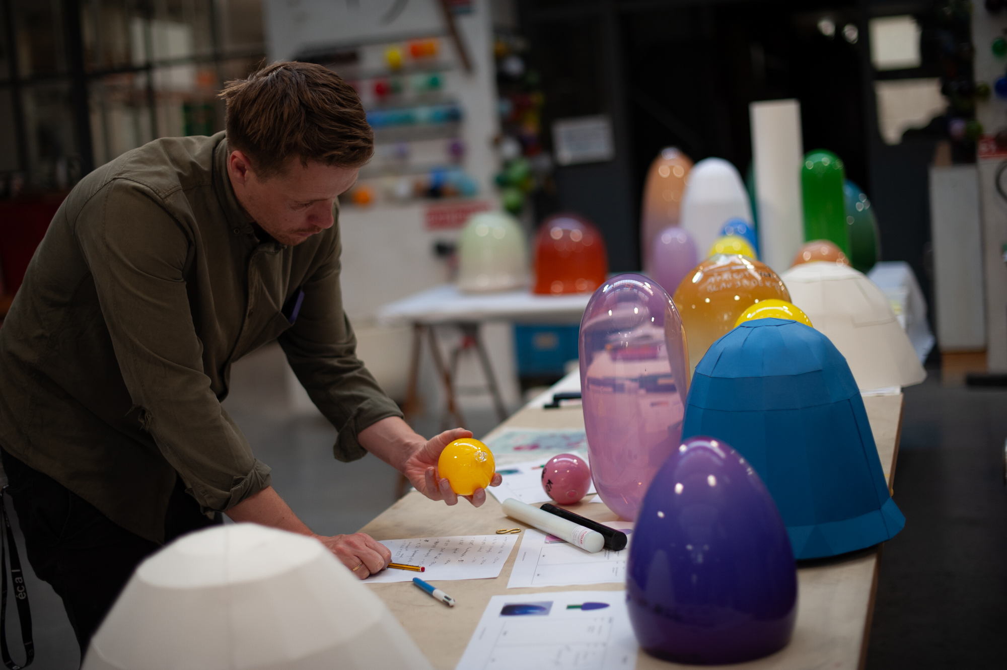 Photographie de Brynjar Sigurðarson par Morteza Herati, dans l’atelier du Cirva en 2021.
Photo © Morteza Herati Photographie de Brynjar Sigurðarson par Morteza Herati, dans l’atelier du Cirva en 2021.
Photo © Morteza Herati