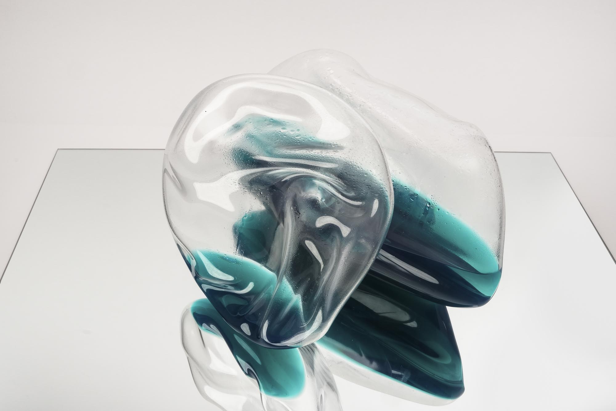 Photographie de l’œuvre *Intermareal abyss* d’Estrid Lutz, 2023, réalisée et produite au Cirva (Marseille) pendant sa résidence.
© Estrid Lutz ; photo © Cirva / Bérangère Huguet